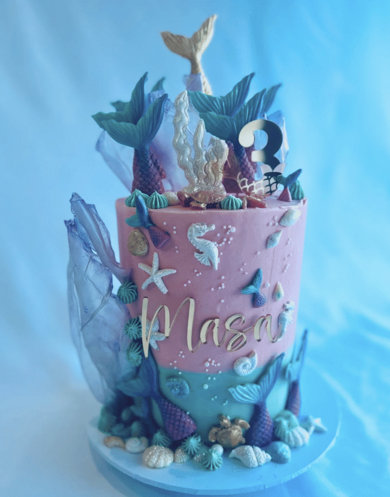 layered acrylic cake topper with a single layer design, ready for personalisation.