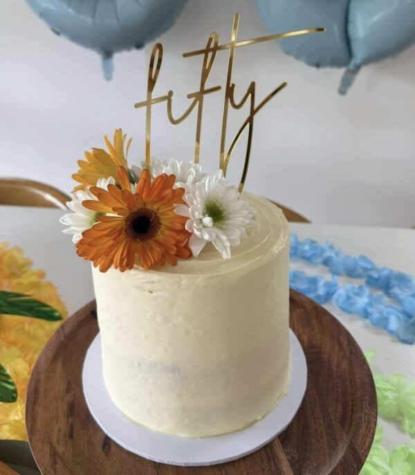 acrylic cake topper, personalised, custom, single layer, clear acrylic, round shape, ready for personalisation.