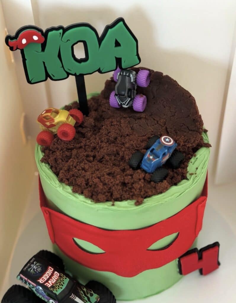 acrylic topper set featuring the Ninja Turtles TMNT characters, personalised with a custom name.